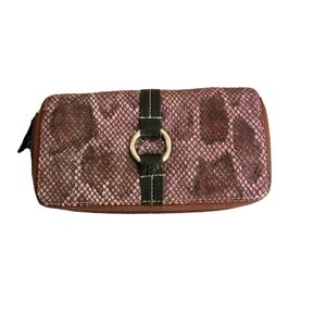 Trenditions Pink Women's Snakeskin Print Wallet. Multi compartments.